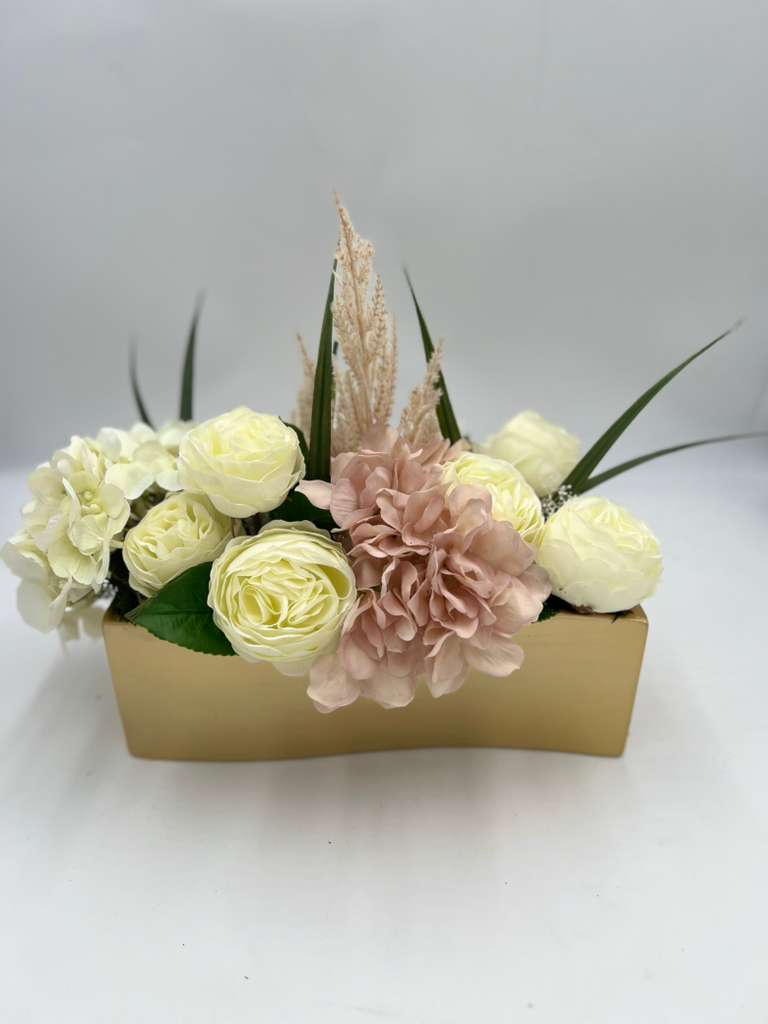 GOLD WAVY CERAMIC FLORAL ARRANGEMENT