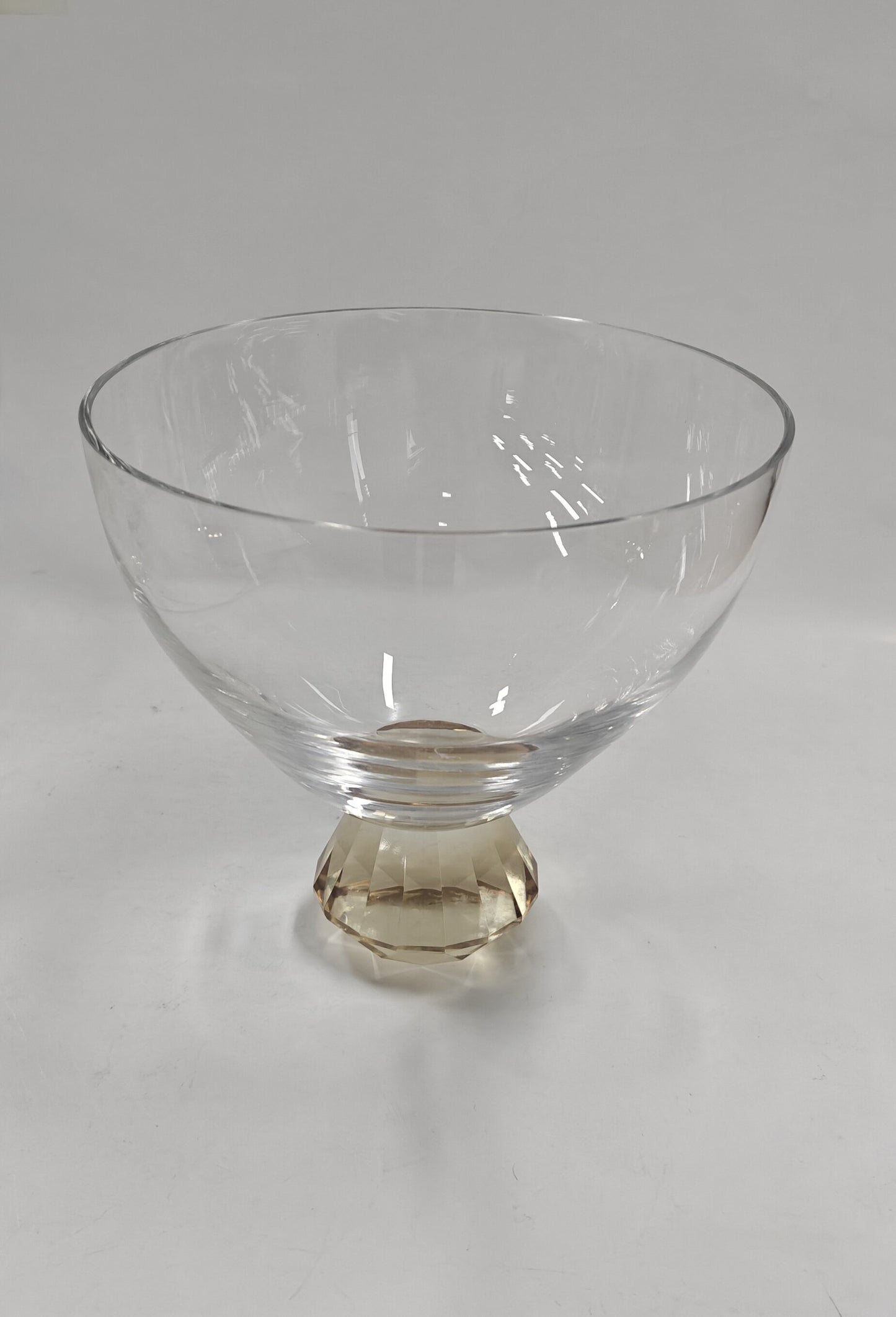 BOWL WITH AMBER DIAMOND BASE