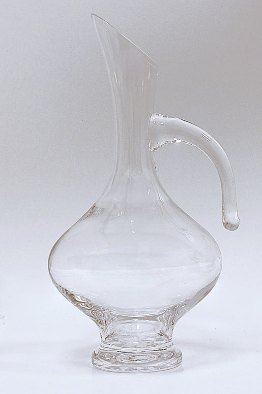 SLEEK DIAMOND PITCHER