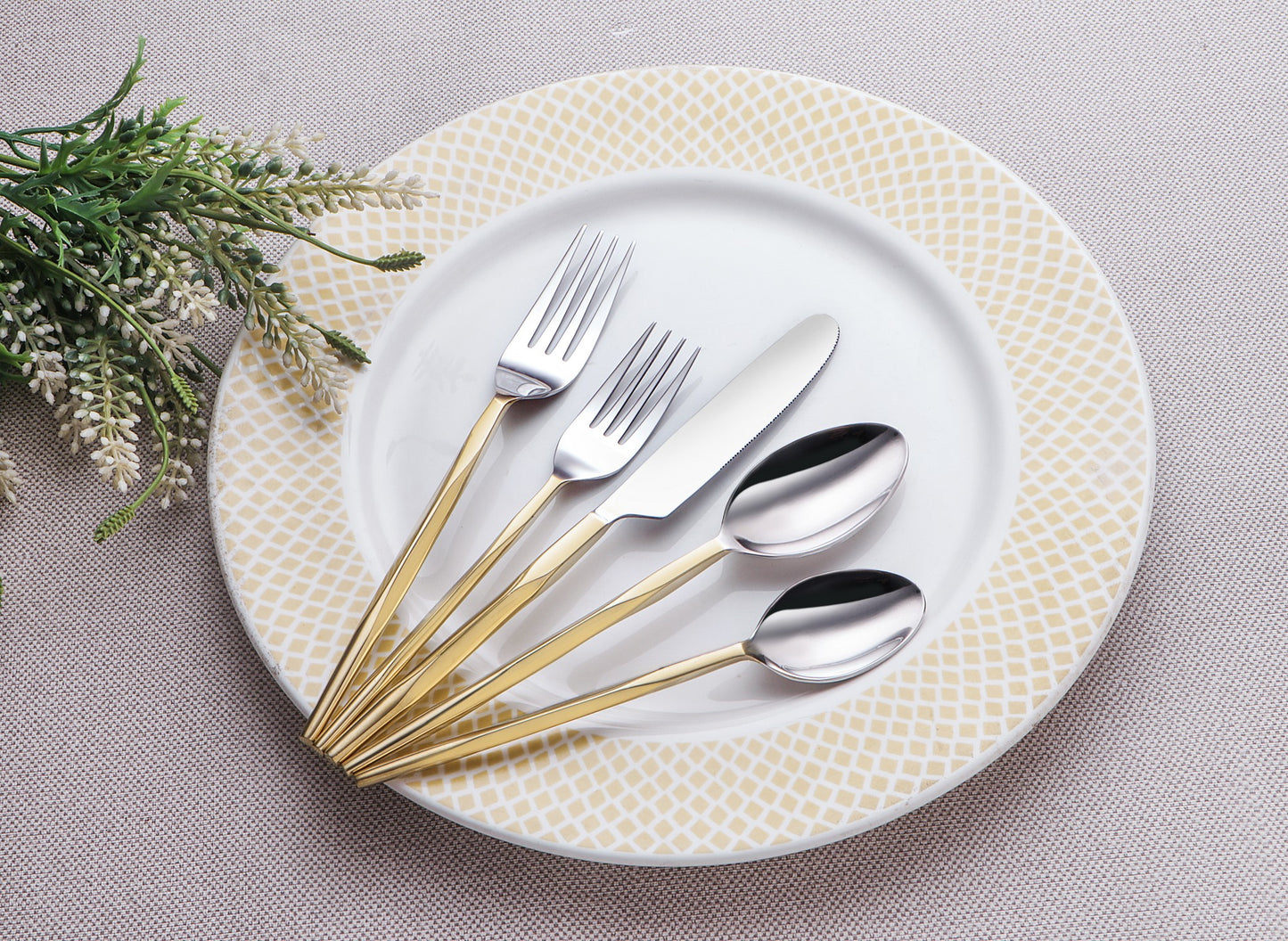 Hexa Gold Gloss Flatware