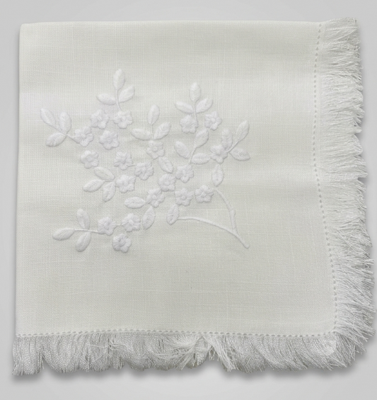 FRAYED EDGE WHT FLOWER EMBR NAPKIN