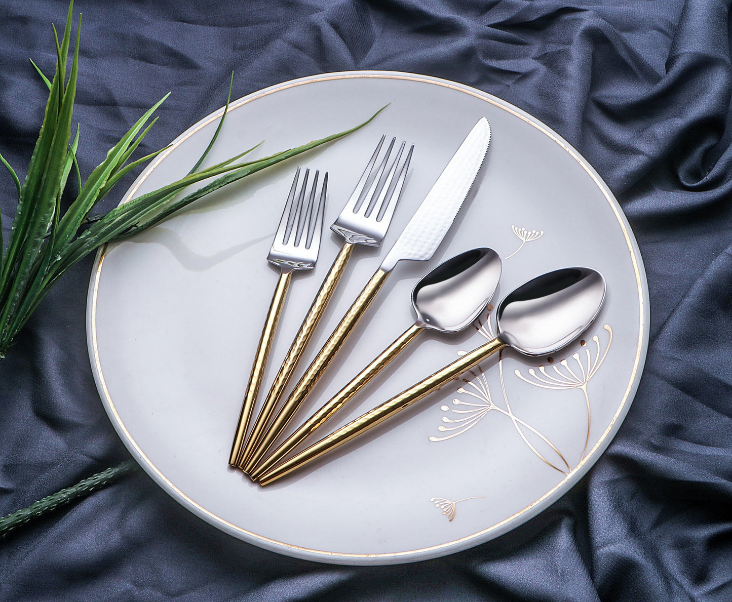 Edge Round Gold Gloss Flatware